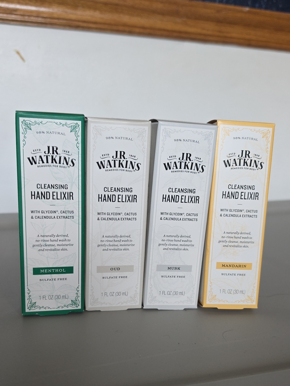 Cleansing Hand Elixir - Menthol, Oud, Musk, Mandarin (Assorted Colors)